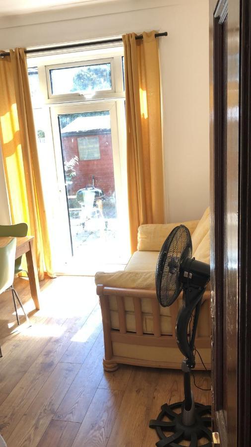 Burney Tomar House Apartment Croydon Bagian luar foto